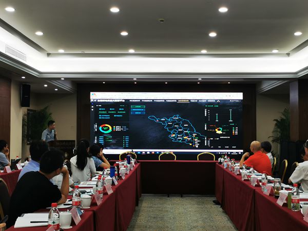 托普云农软件总监王惠义展示全国耕地质量大数据平台各功能模块